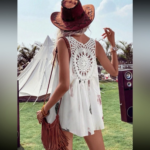 Tops - Boho feather print crochet back sleeveless top